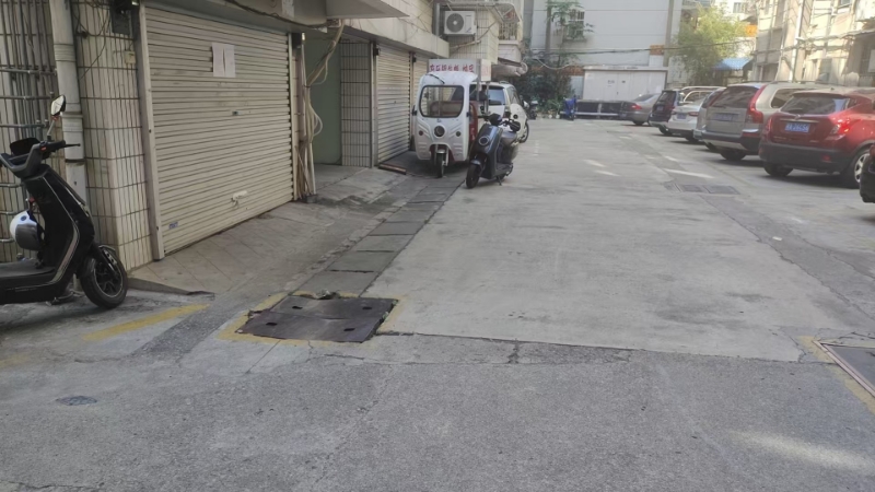 廣西鹽業(yè)集團(tuán)建政路51號(hào)院內(nèi)車庫(kù)招租公告